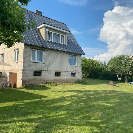 Villavoru, Sauna, Garden, Barbecue, Playhouse And Air Conditioning ヴル